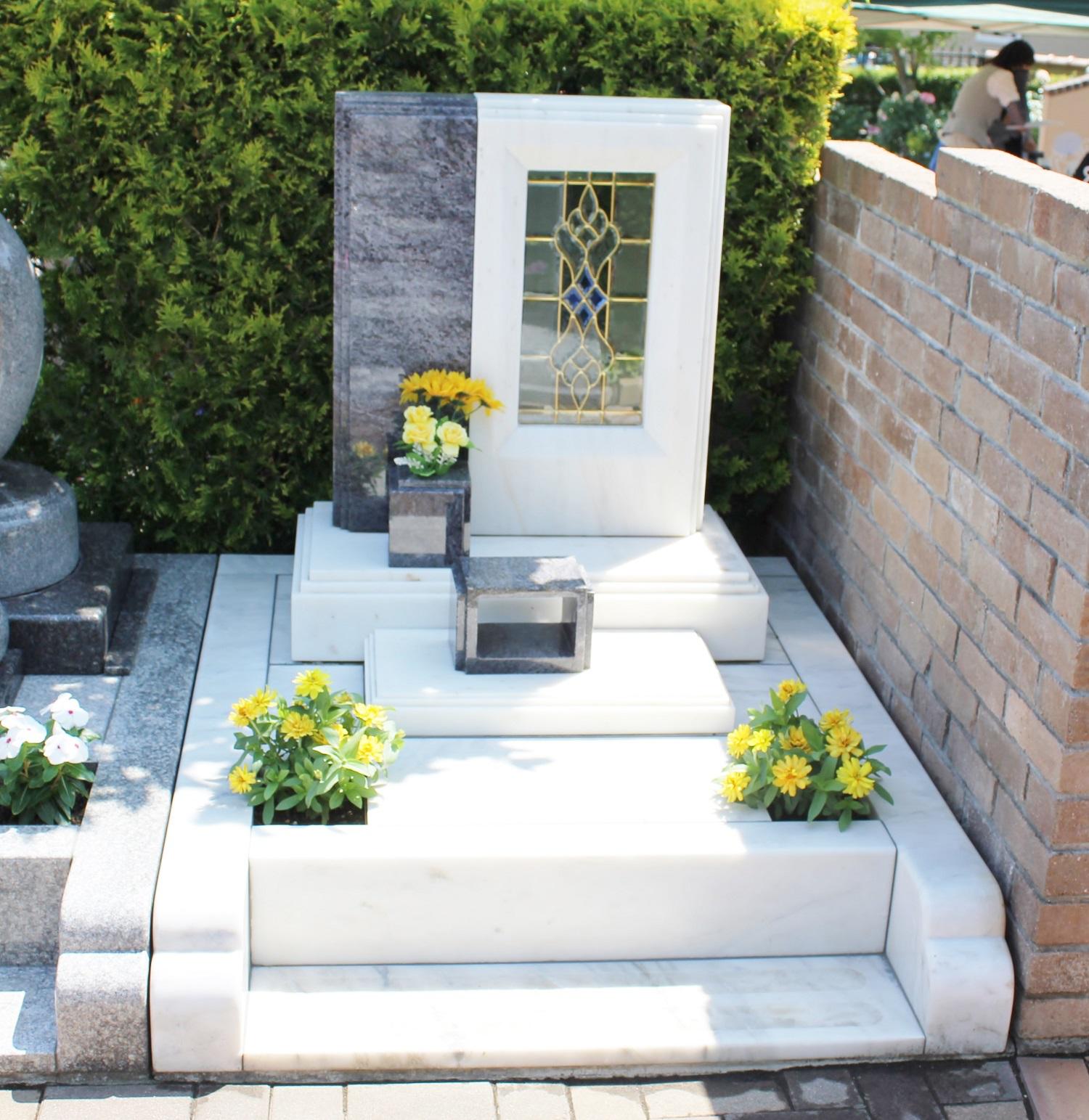 とても種類が豊富なデザイン墓石 ブログ 公式 エンゼルパーク 長野県上田市 花と緑に囲まれた公園墓地
