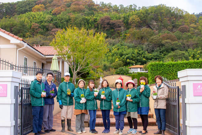 お花植えを行いました-2019秋-