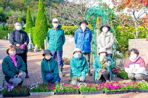 お花植えを行いました-2021秋-